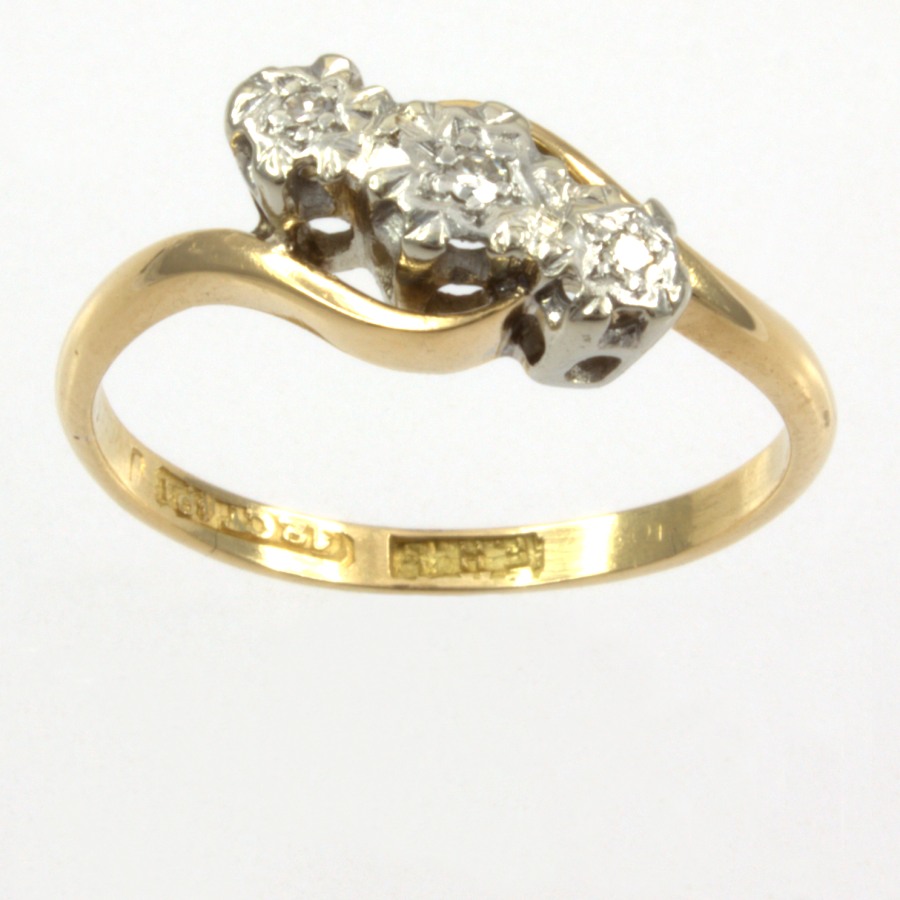 18ct gold Diamond 3 stone Ring size J
